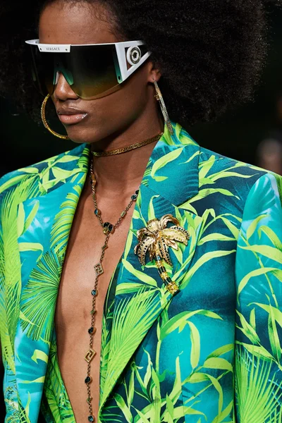 Look 136